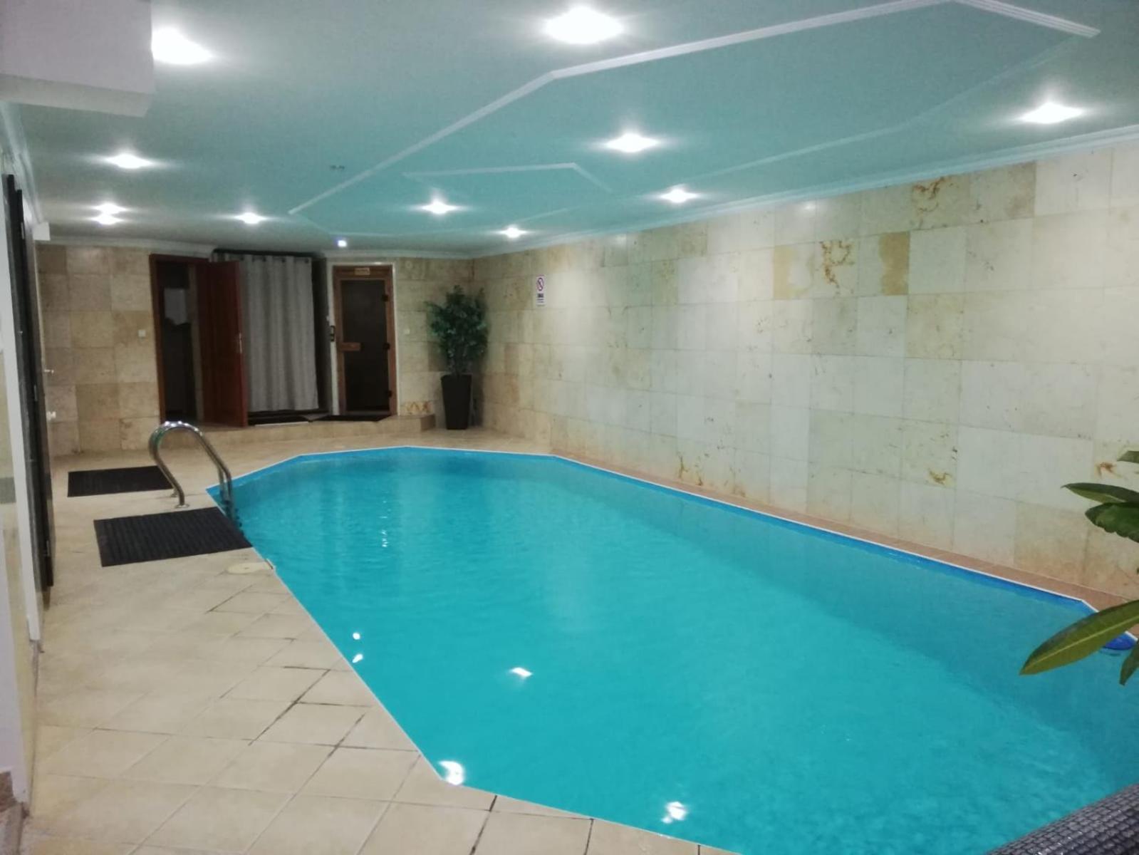 Meduza Wellness Spa S Ubytovanim Hlohovec Buitenkant foto