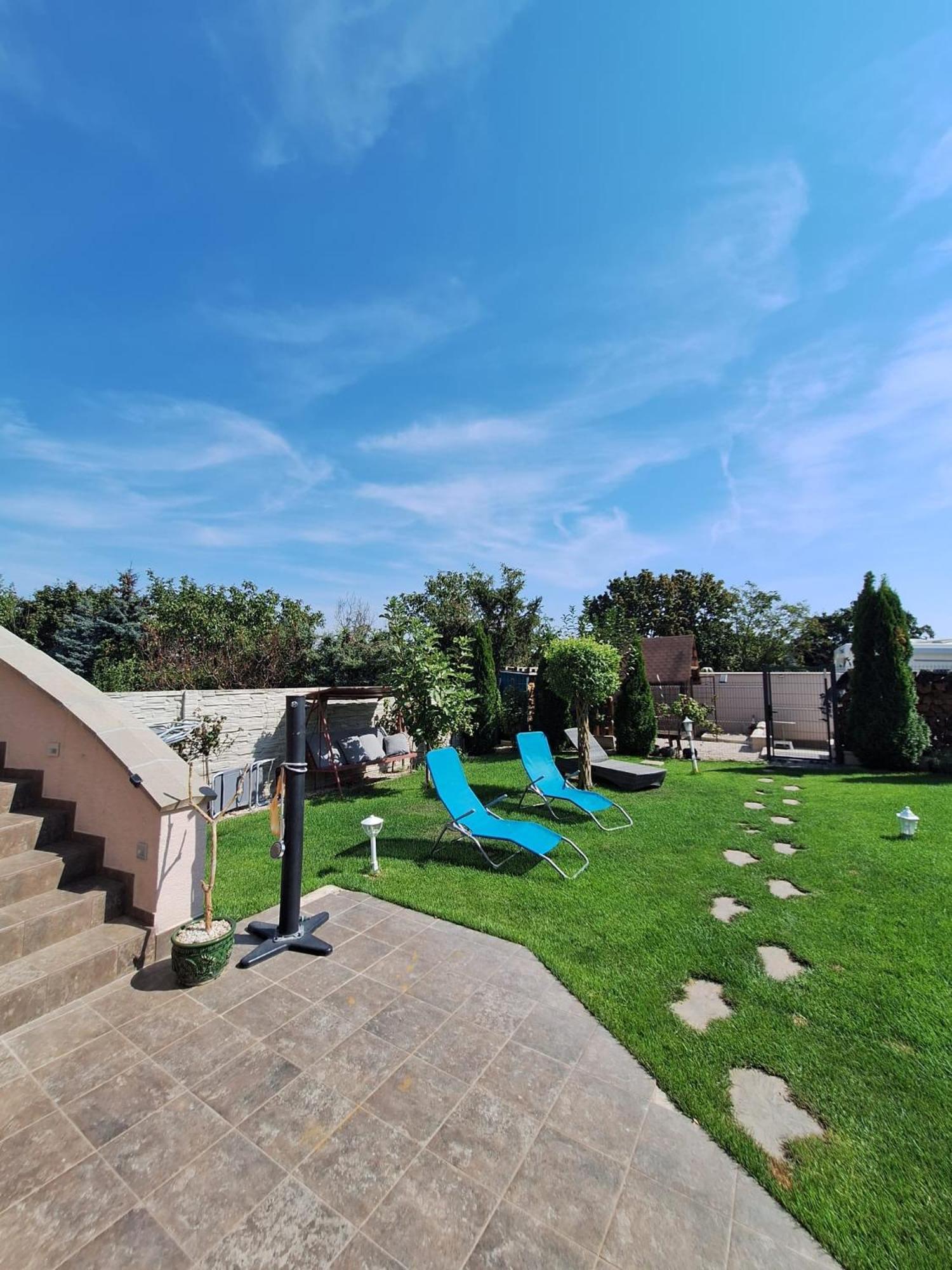 Meduza Wellness Spa S Ubytovanim Hlohovec Buitenkant foto